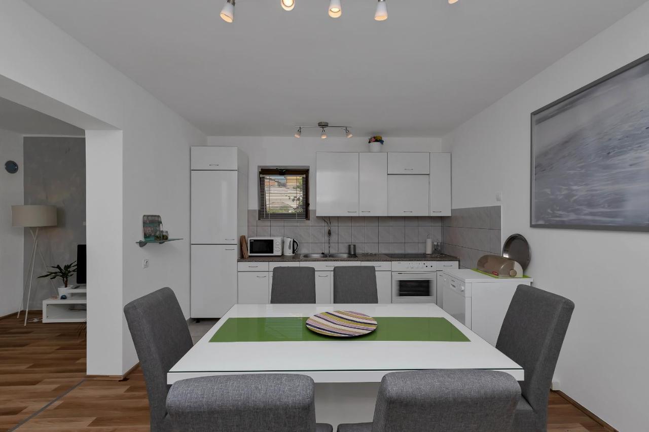 Apartment Sabina Makarska Exterior photo